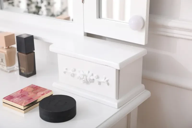 Toaletka DT01 z oświetleniem LED, lustrem i taboretem biała