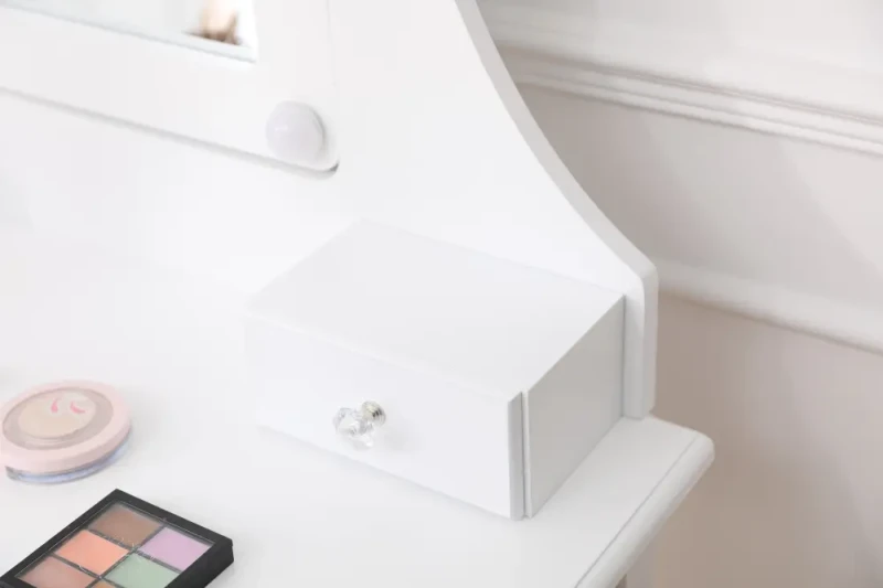 Toaletka kosmetyczna DT02 LED z lustrem, 5 szufladami i taboretem biała