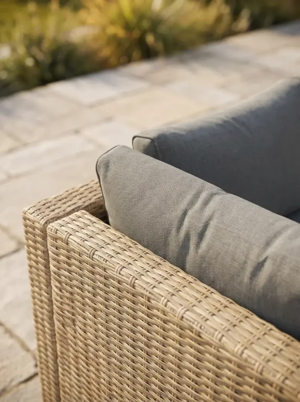 Zestaw mebli ogrodowych technorattan XL2501 narożnik stolik naturalny z szarymi poduszkami