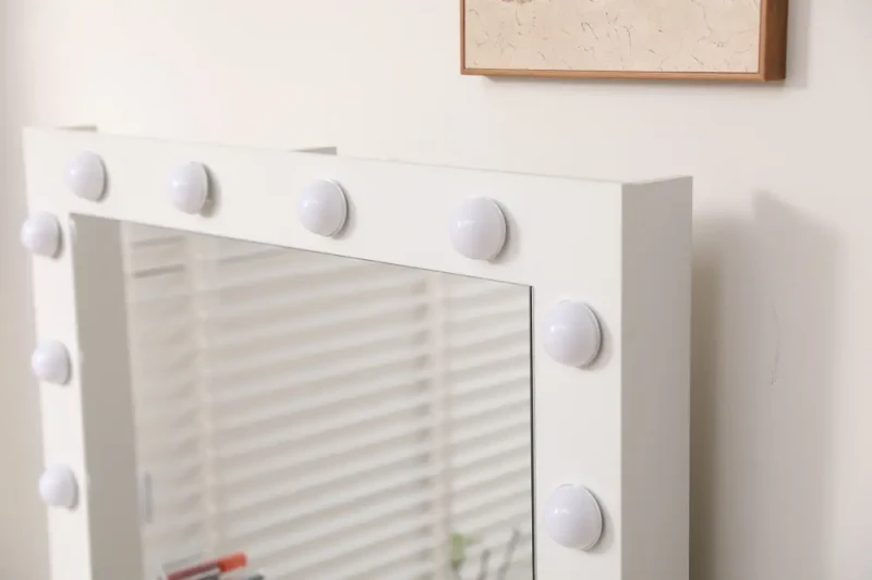 Toaletka DT09 LED biała z lustrem i szufladą do makijażu