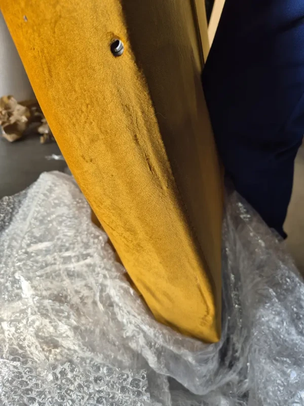 Fotel tapicerowany Luca pikowany na drewnianym stelażu do salonu Komplet 2 szt. OUTLET