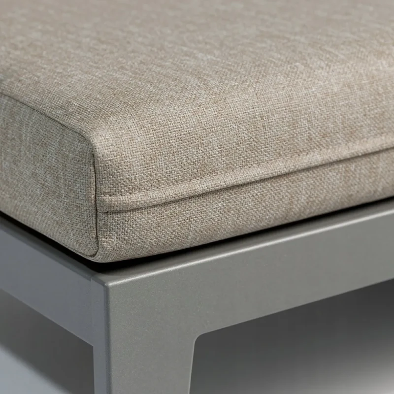 Metalowy zestaw mebli ogrodowych z sofą 3-osobową + sofą 2-osobową 2 fotelami i stołem brązowy