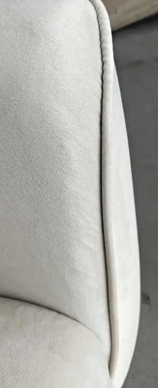 Sofa tapicerowana Molly III w stylu skandynawskim OUTLET Velluto 2 Beige