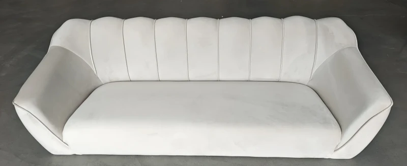 Sofa tapicerowana Molly III w stylu skandynawskim beżowy OUTLET