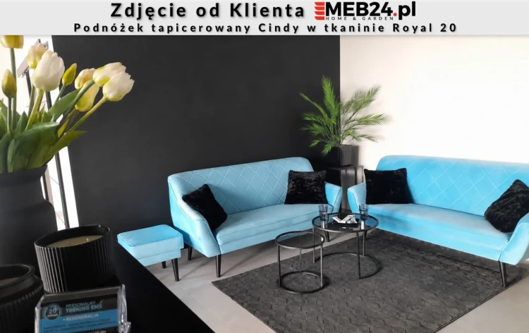 Podnóżek tapicerowany Cindy w stylu skandynawskim - zdjęcie od klienta