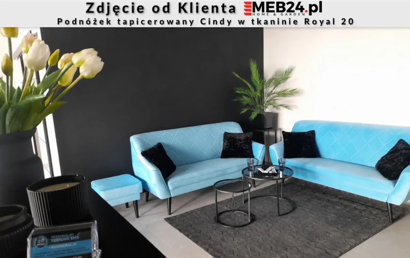 Podnóżek tapicerowany Cindy w stylu skandynawskim - zdjęcie od klienta