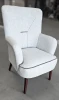 Fotel tapicerowany Bishop z drewnianymi nogami jasny popiel OUTLET