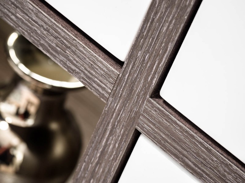 Komoda podświetlana Cross biały/biały połysk/Perla Elm