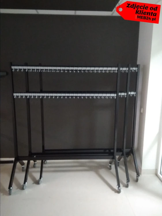 Wieszak do szatni 120 cm 80 hak, czarny/srebrny  - Zdjęcie klienta