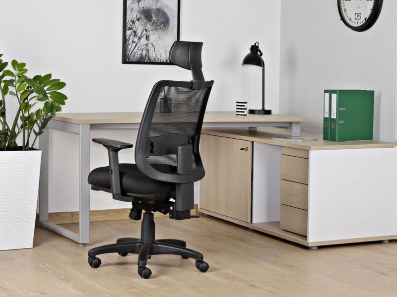 Fotel biurowy siatkowy Saga Plus czarny