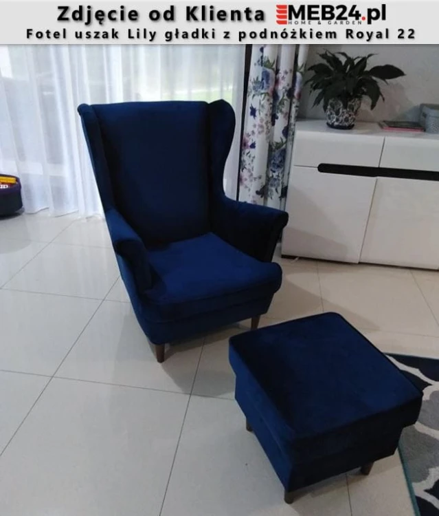 Fotel uszak bez pikowania Lily II z podnóżkiem w stylu skandynawskim