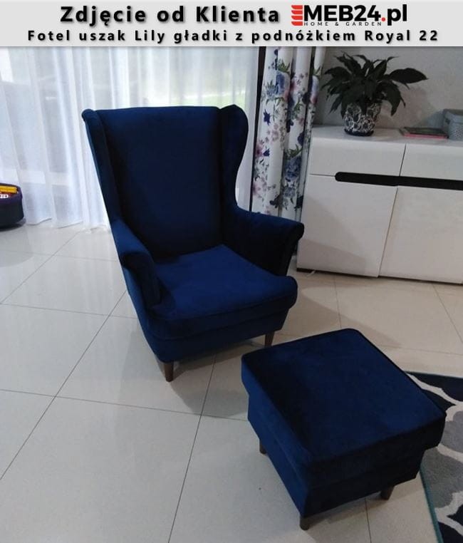 Fotel uszak bez pikowania Lily II z podnóżkiem w stylu skandynawskim