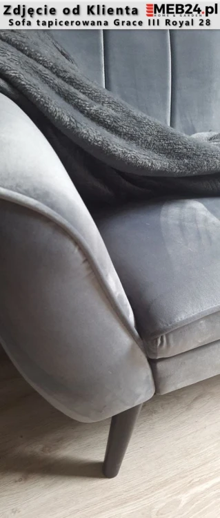 Sofa tapicerowana Grace III w stylu skandynawskim - zdjęcie klienta
