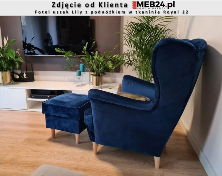 Podnóżek z fotelem uszak tapicerowany Lily w stylu skandynawskim - zdjęcie od klienta